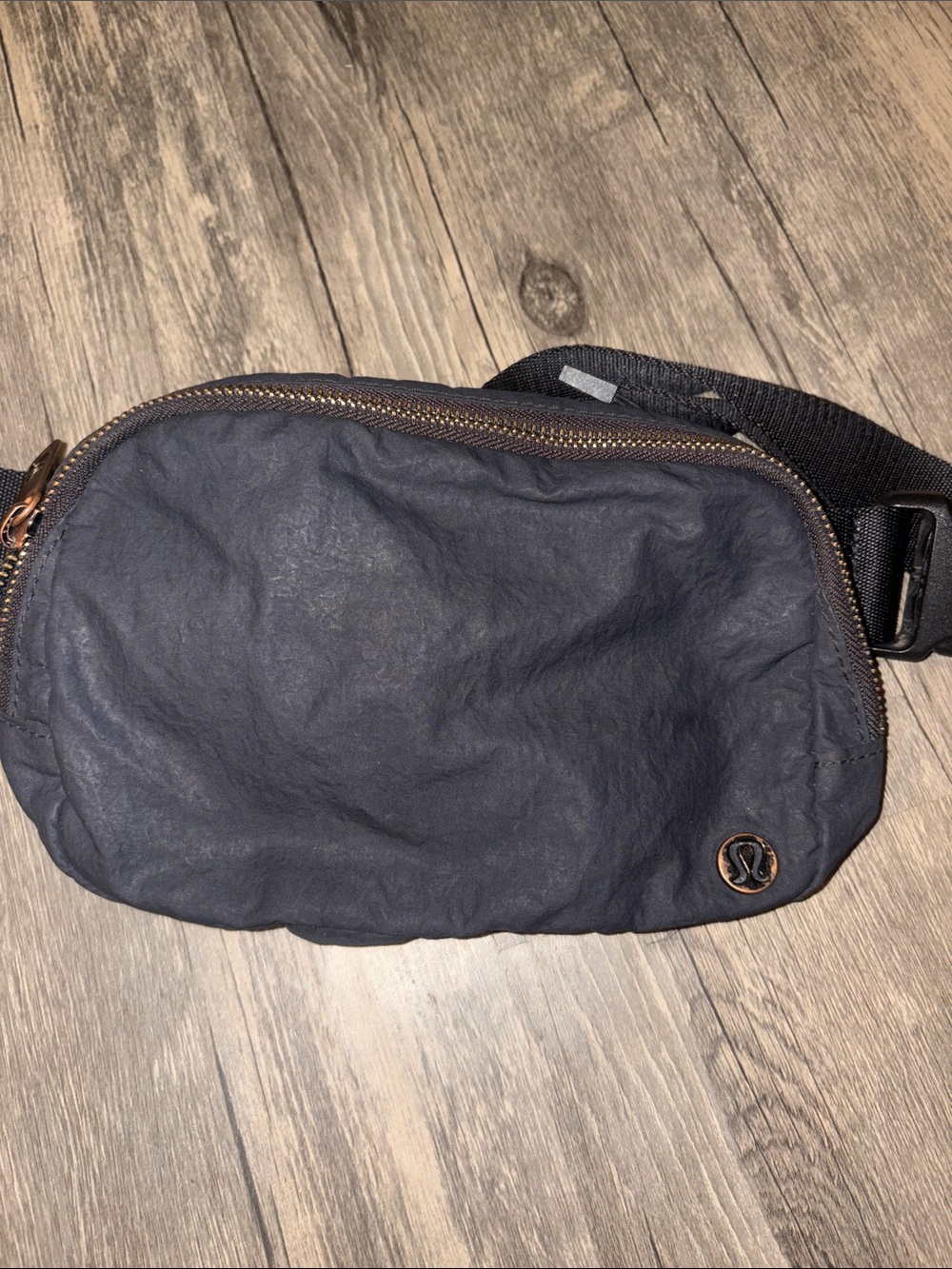 lululemon athletica black / gold crossbody Pack with Bronze Zipper - Picture 2 of 4